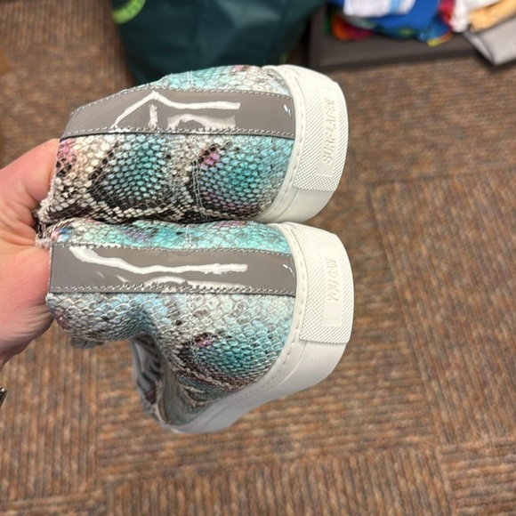 P448 - Pastel Rainbow Snake Print Sneakers – The Pegasus Shoppe P448 - Pastel Rainbow Snake Print Sneakers